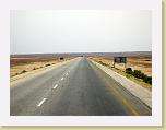 046. strada nel deserto * 2272 x 1704 * (1023KB)
