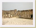 097. piazza ovale scorcio * 2272 x 1704 * (1.08MB)